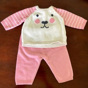 Knitted sweater & pans